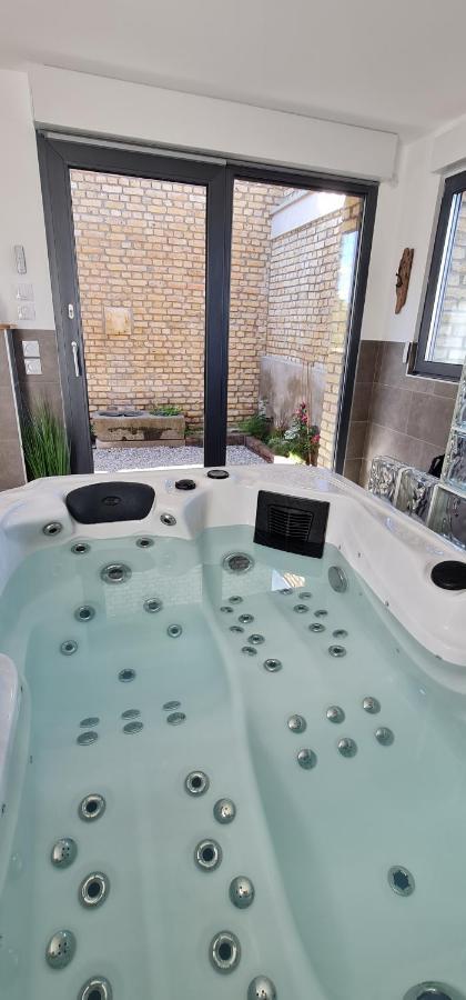 Le Pigeonnier Spa Du Panty Gite Rural De Charme Saint-Tricat Εξωτερικό φωτογραφία